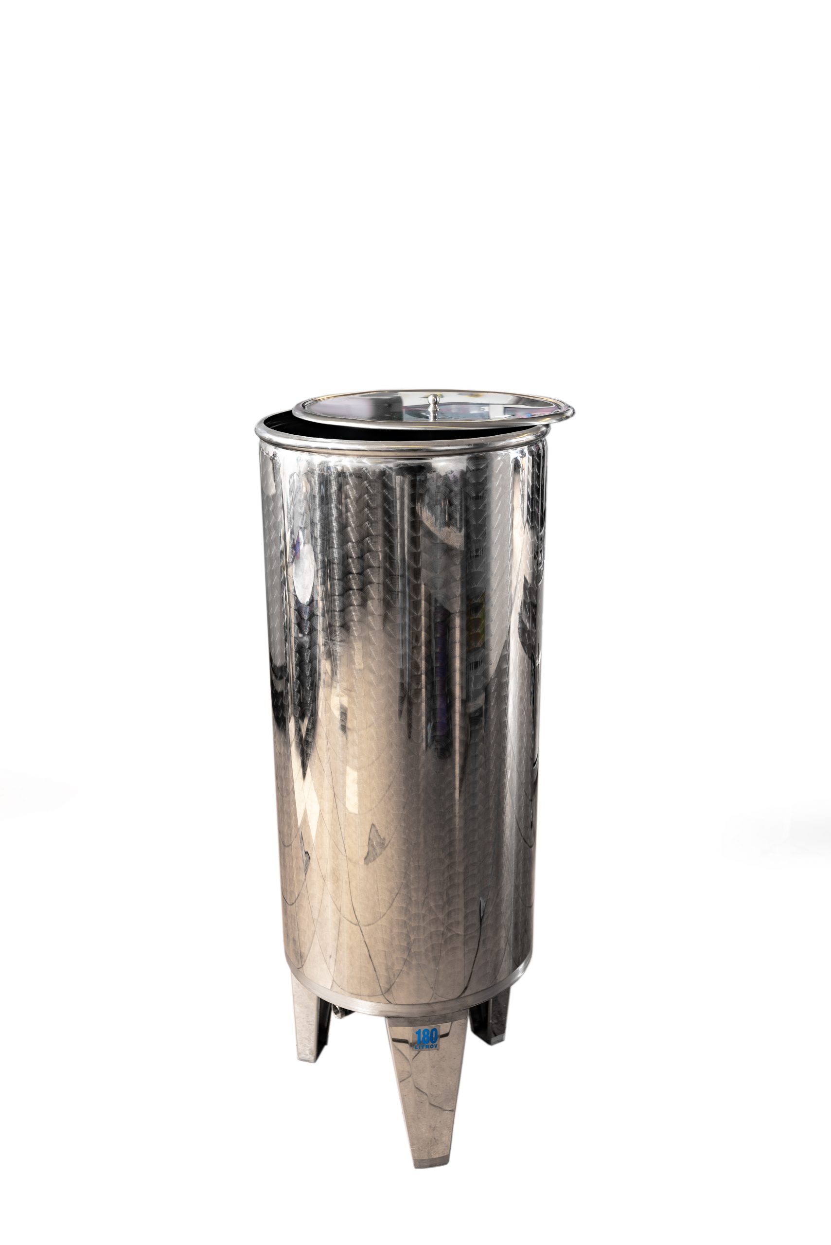 Stainless steel tanks with anti-dust cover | ProFruit Machinery