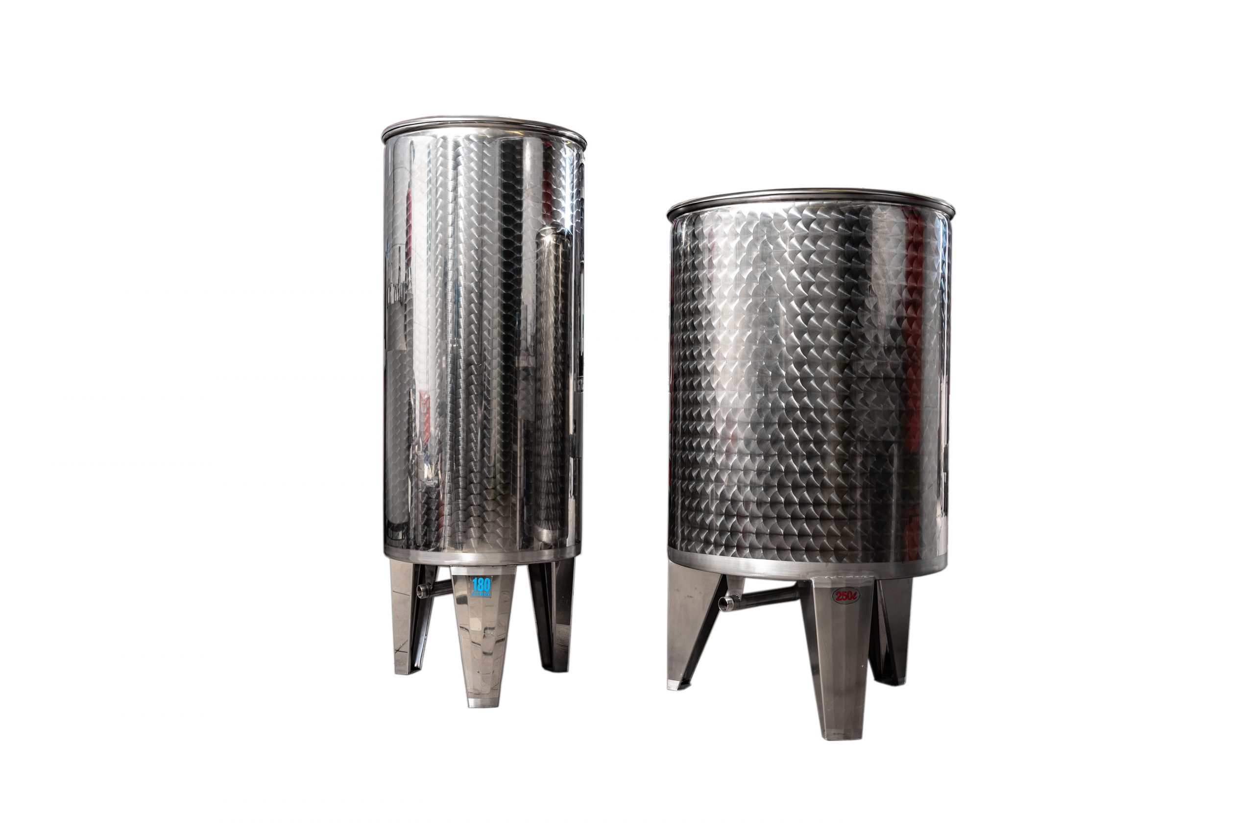 Stainless steel tanks with different sizes | ProFruit Machinery