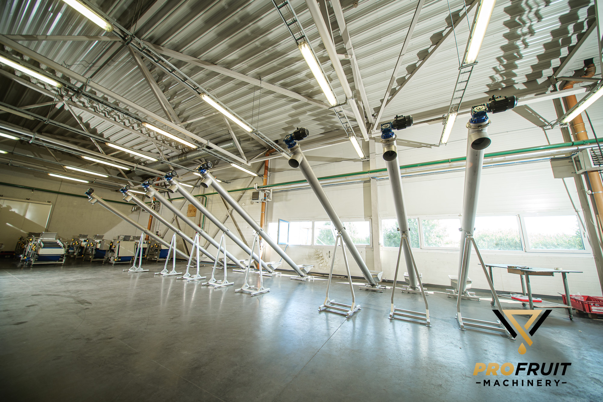 Screw conveyor for fruit, vegetable and berry processing | ProFruit Machinery